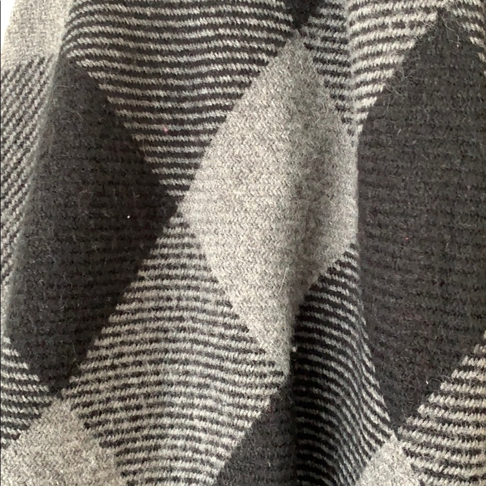 Abercrombie Poncho - Picture 2 of 3